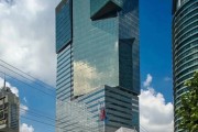 事业是指象屿集团旗下公司拟收购上海仙乐斯广场98.68%的股权