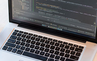 事业是指Adobe股价下跌 投资者对其AI应用回报持怀疑态度